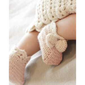 Taking Flight by DROPS Design - Baby Tøfler med Sløjfe Hækleopskrift str. 0/1 mdr - 3/4 år