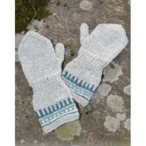 Wild Blueberrie Mittens by DROPS Design - Vanter Strikkeopskrift str. 12/18 mdr - 5/6 år